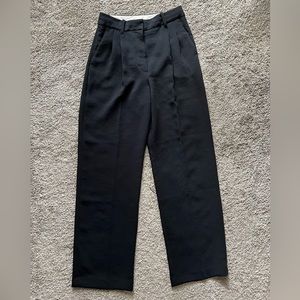 Women’s Aritzia Effortless Pant